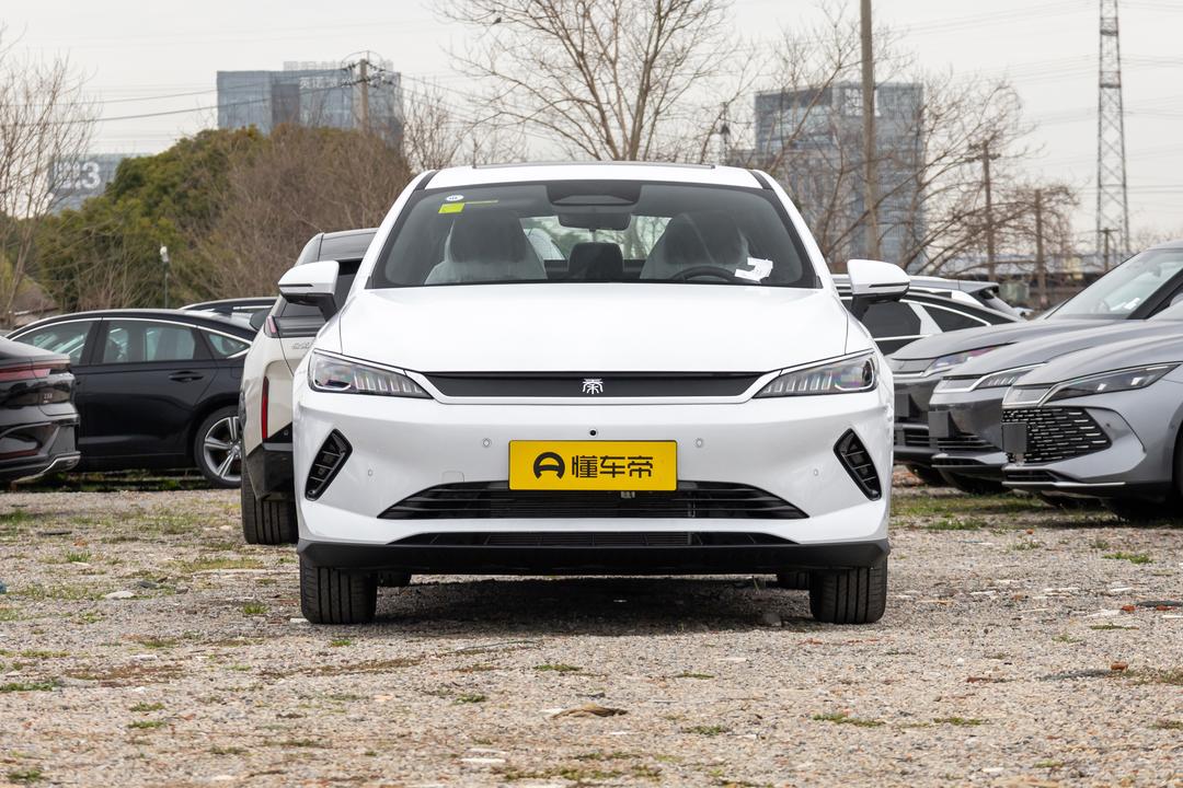 BYD Qin PLUS EV 2026, фото 2