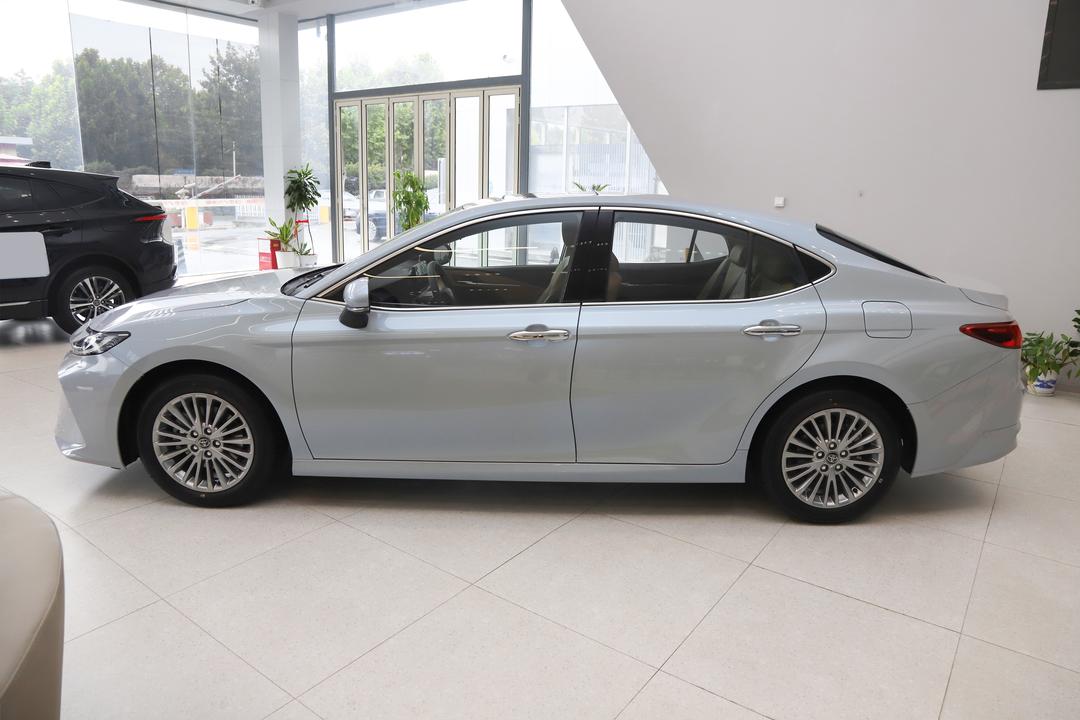 Toyota Camry 2026, фото 4