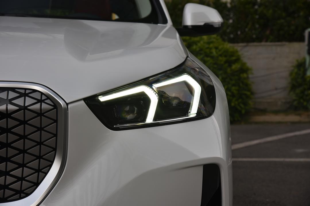 BMW iX1 2026, фото 12