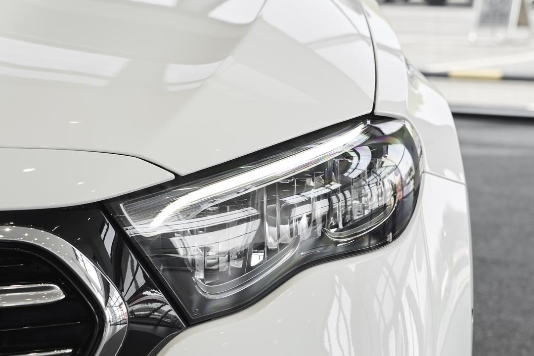 Mercedes-Benz E-Class 2026, фото 12