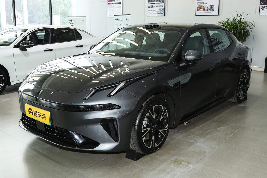 Lynk & Co 07 EM-P