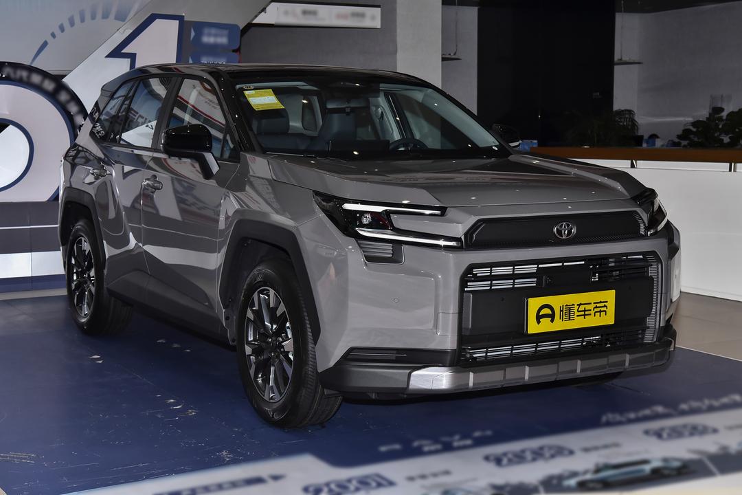 Toyota RAV4 2026, фото 3