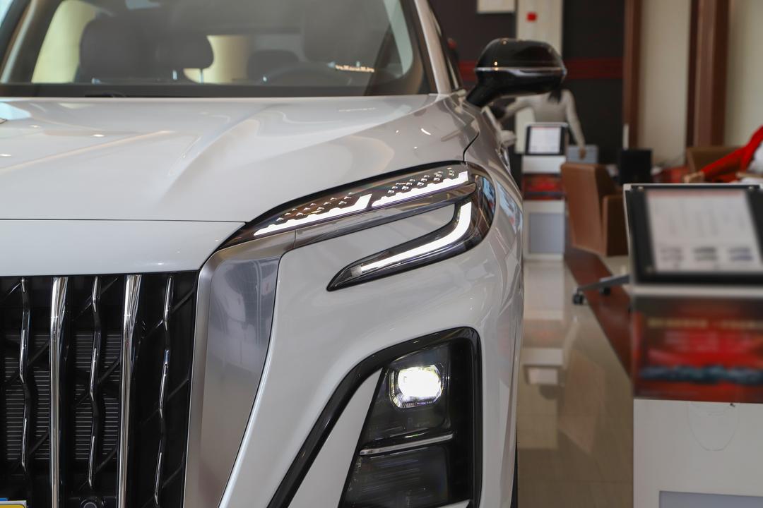 Hongqi HS3 PHEV 2026, фото 11