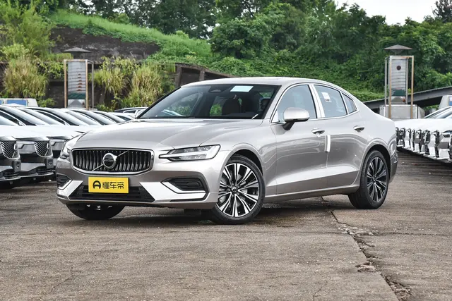 Volvo S60 2026 — купить из Китая под заказ