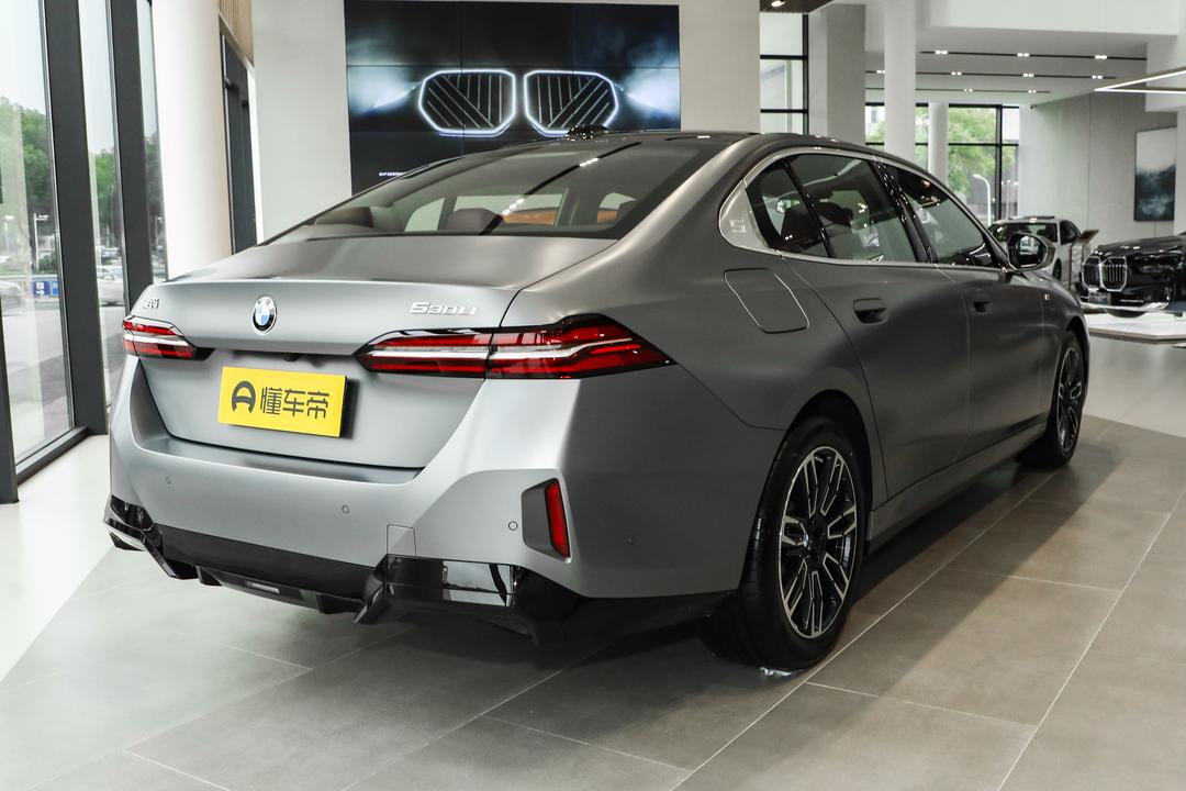 BMW 5 Series 2026, фото 6