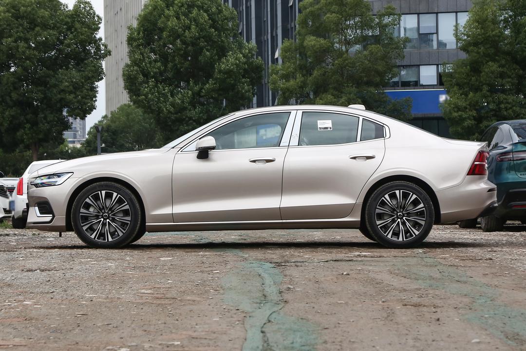 Volvo S60 2026, фото 4