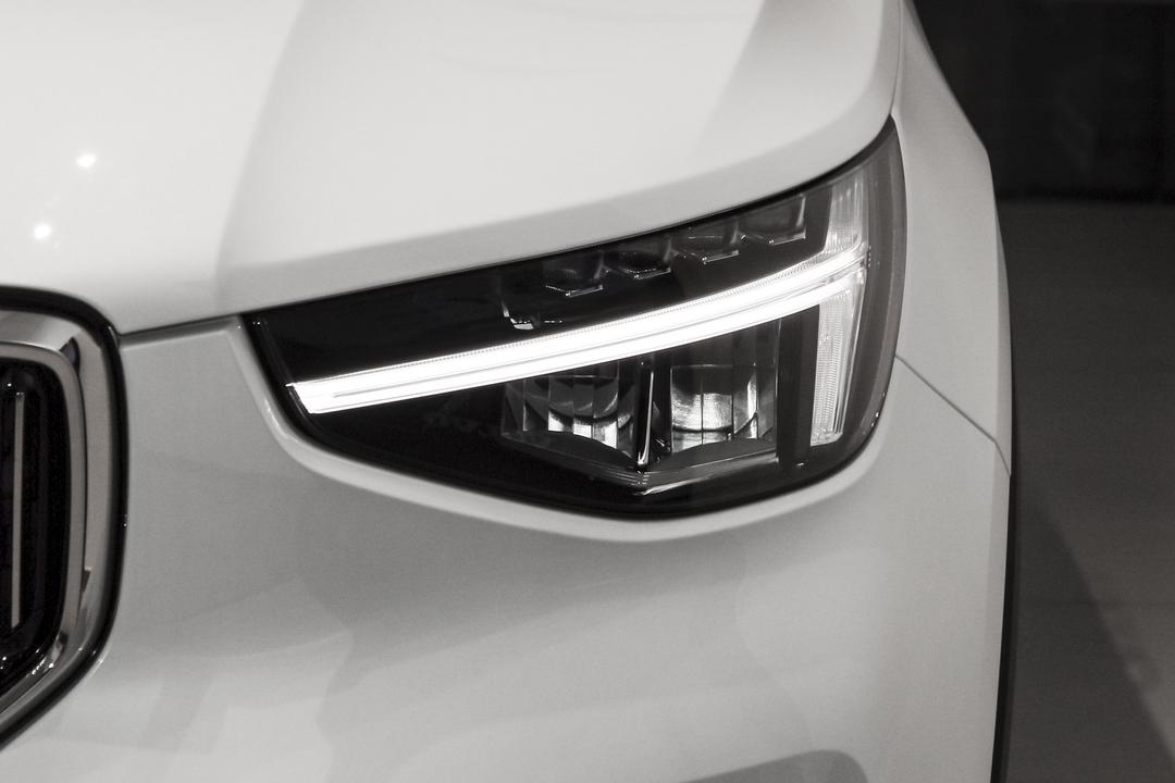 Volvo XC40 2026, фото 11
