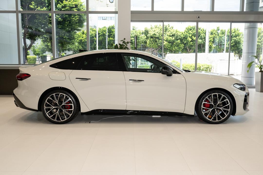 Audi A5L Sportback 2026, фото 8