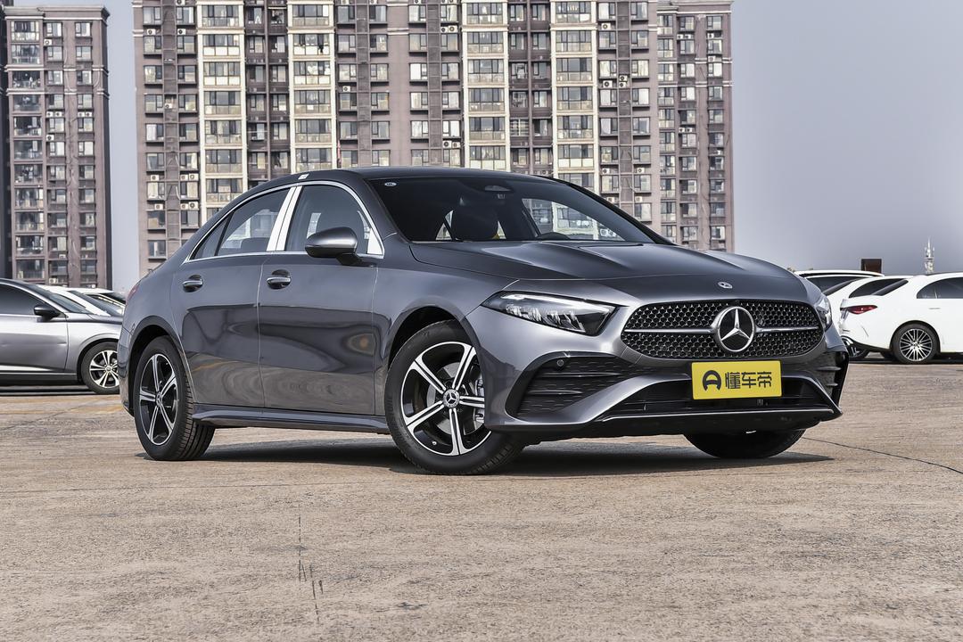 Mercedes-Benz A-Class 2026, фото 3
