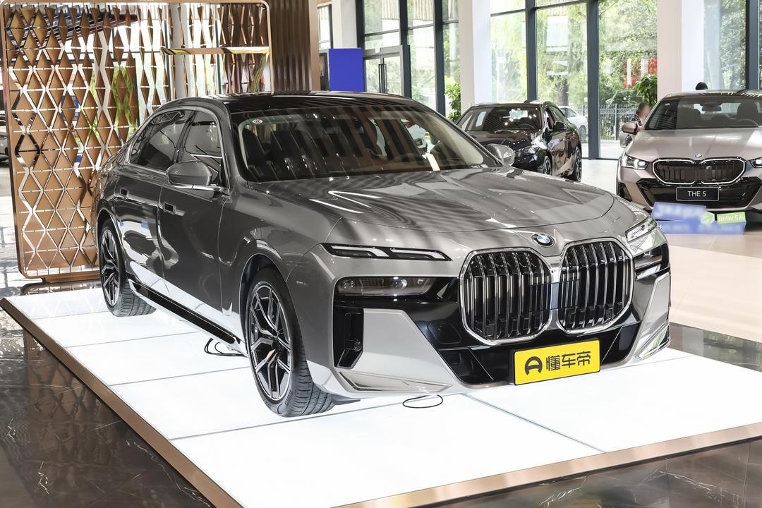 BMW 7-Series 2026, фото 3
