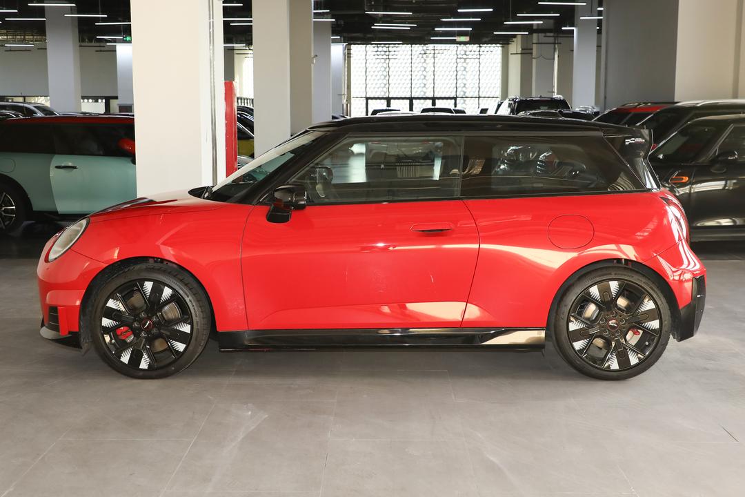 MINI JCW EV 2026, фото 4