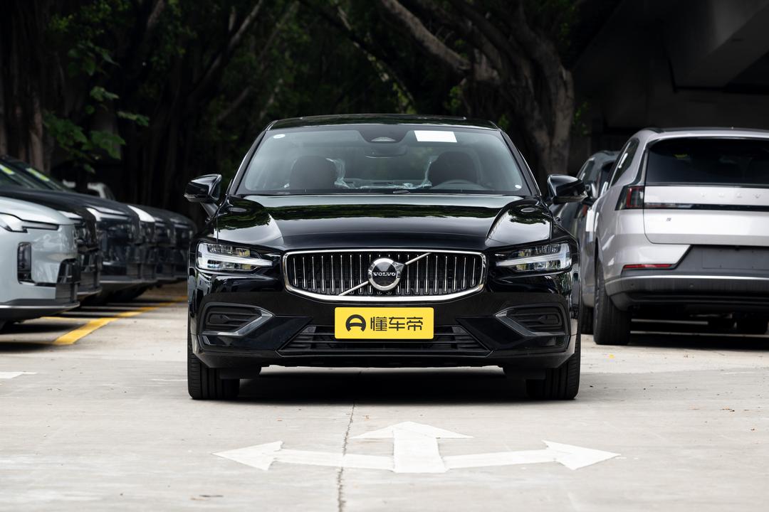 Volvo S60 2026, фото 2