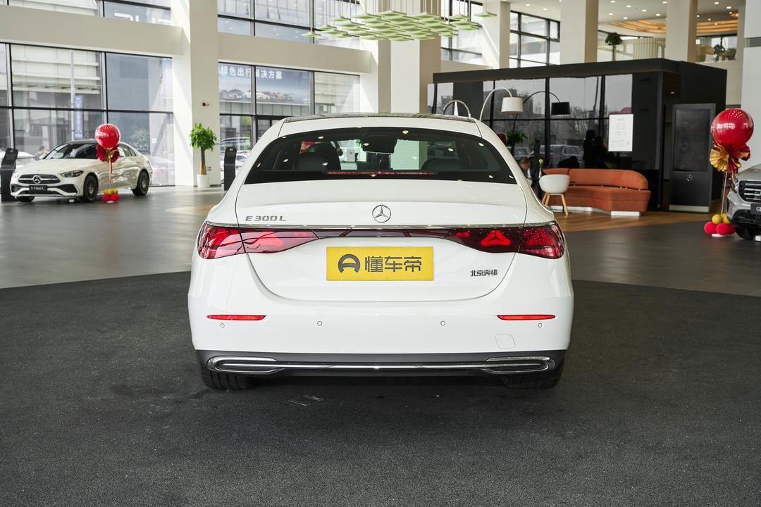 Mercedes-Benz E-Class 2026, фото 6