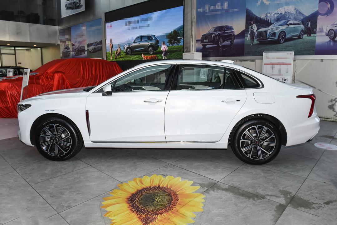 Hongqi H5 PHEV 2026, фото 4
