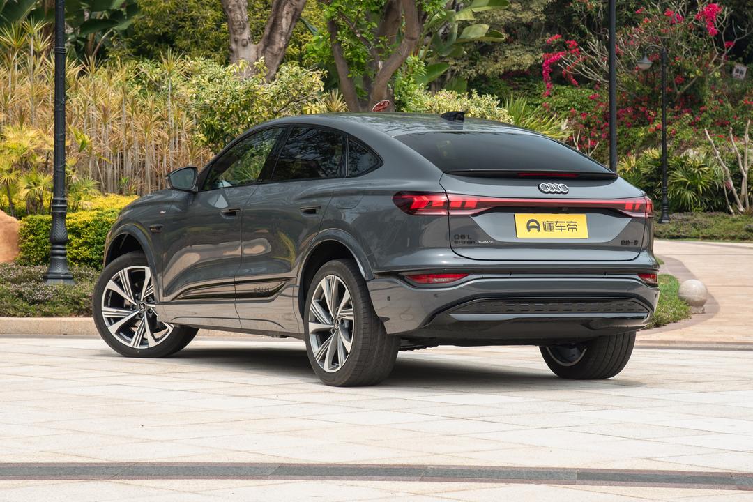 Audi Q6L Sportback e-tron 2026, фото 5