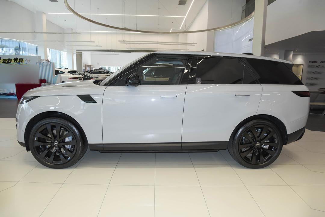 Land Rover Range Rover Sport 2026, фото 4