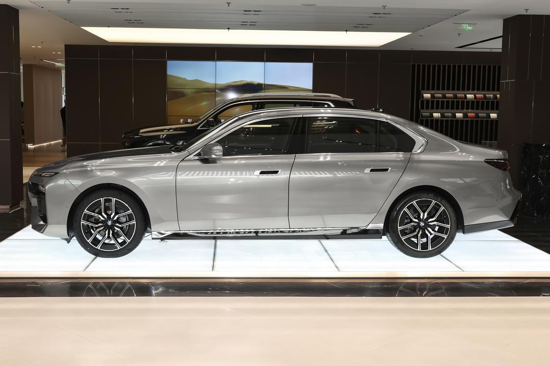 BMW 7-Series 2026, фото 4