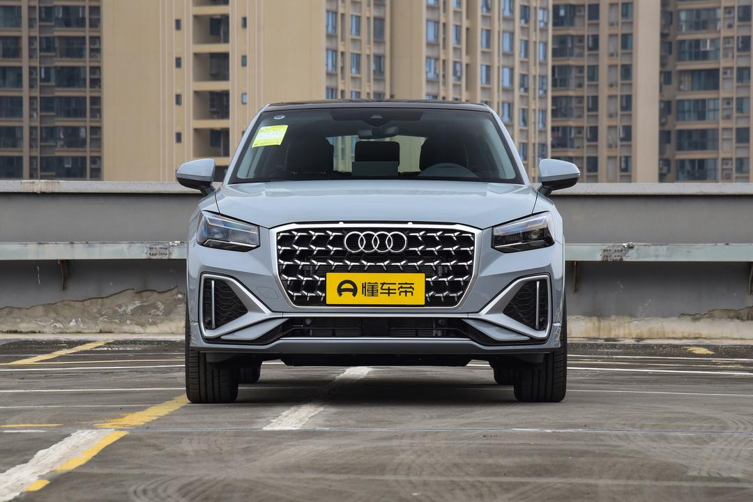 Audi Q2L 2026, фото 2