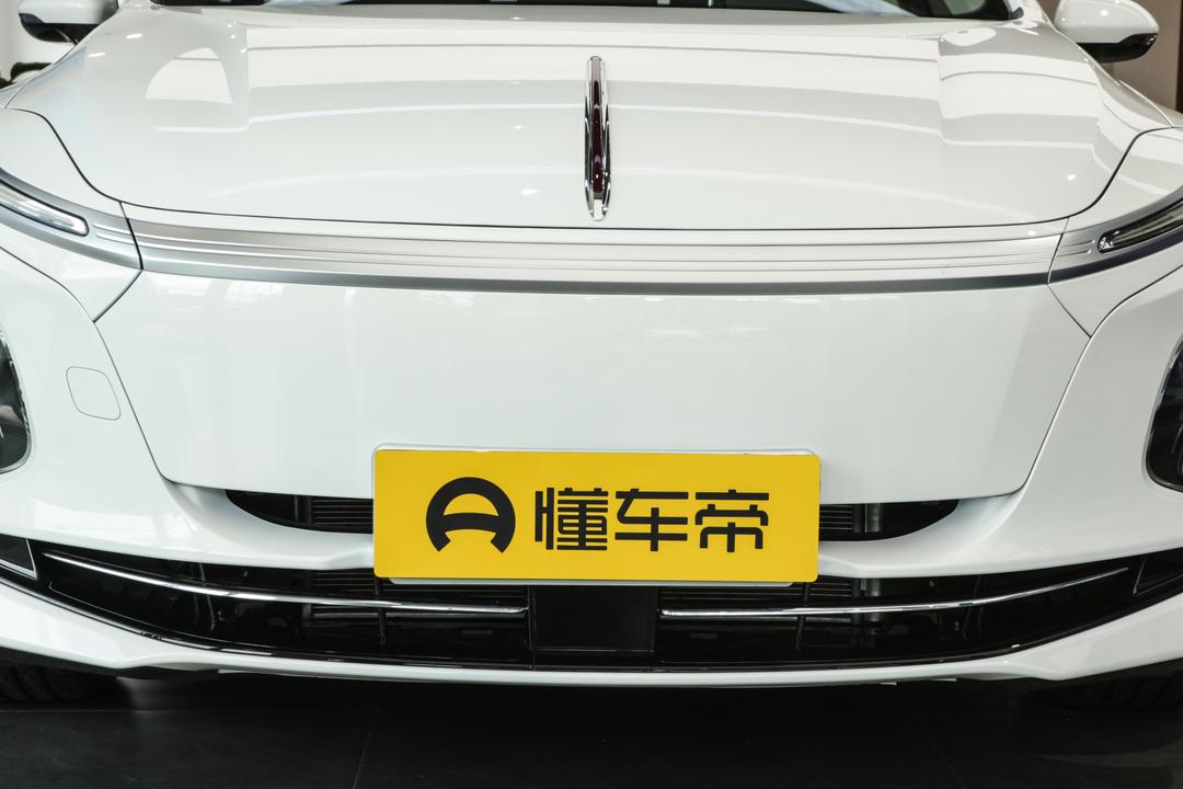 Hongqi E-QM5 2026, фото 10