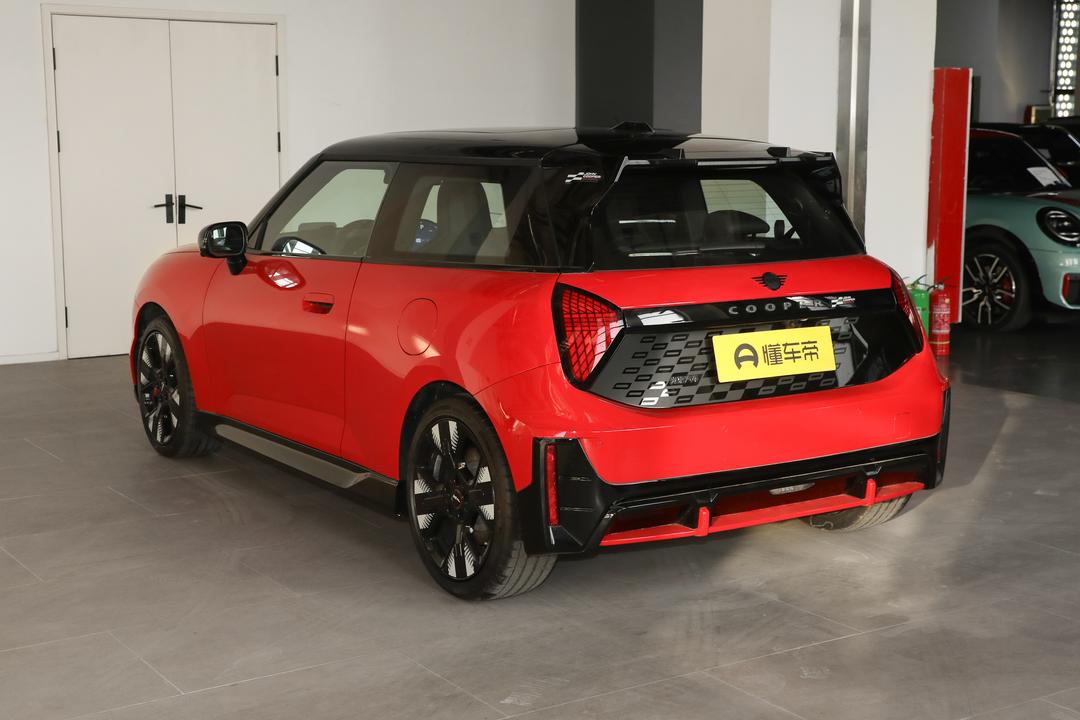 MINI JCW EV 2026, фото 5