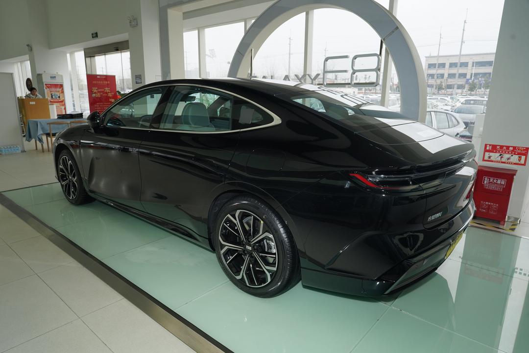 Geely Galaxy E8 2026, фото 5