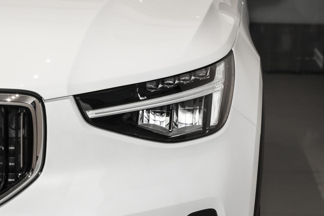 Volvo XC40 2026, фото 10