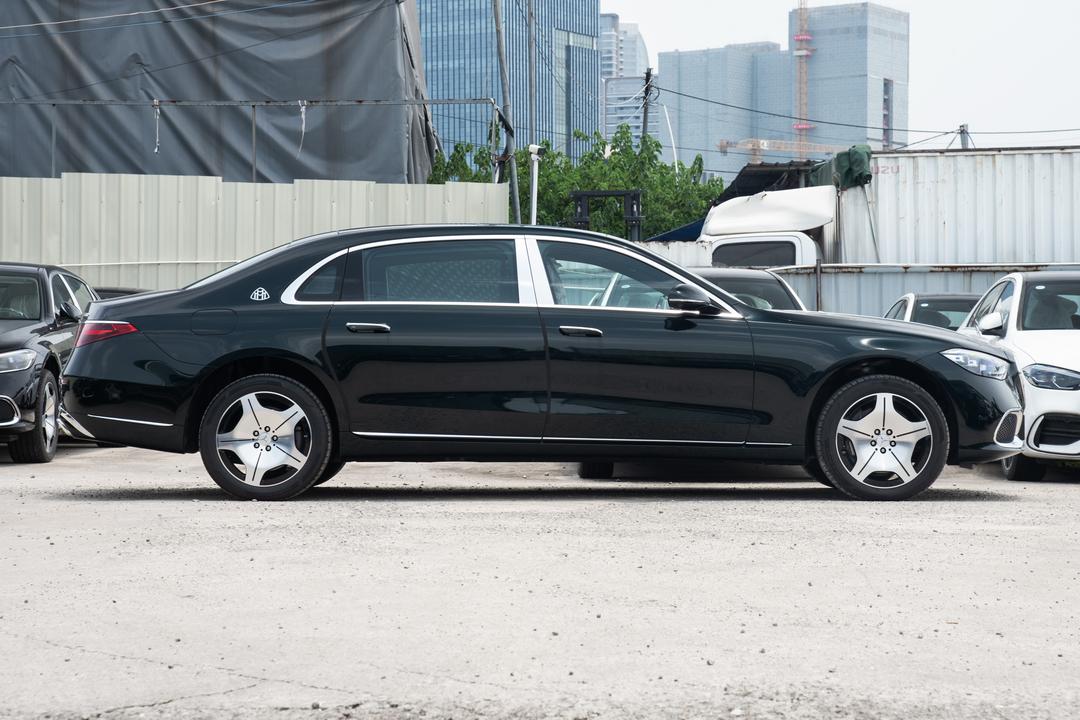 Mercedes-Benz Maybach S-Class 2026, фото 8