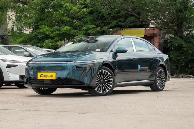 Nissan N7 2026 — купить из Китая под заказ