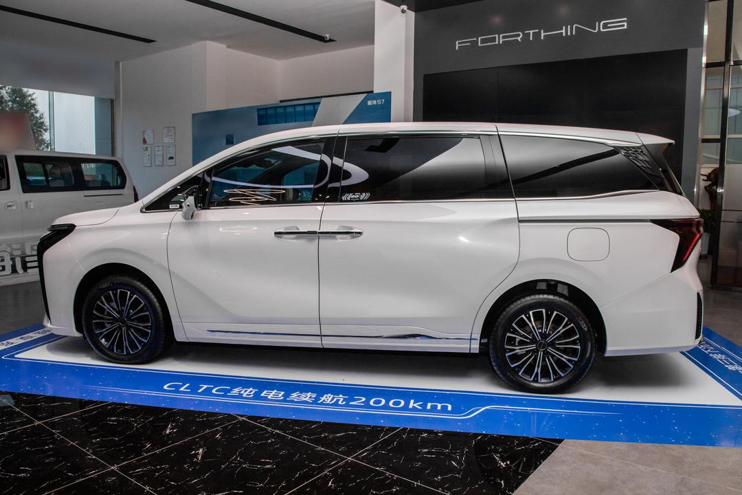Dongfeng Starlight V9 2026, фото 4