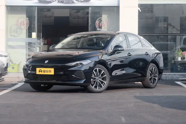 Roewe D7 DMH 2026 — купить из Китая под заказ