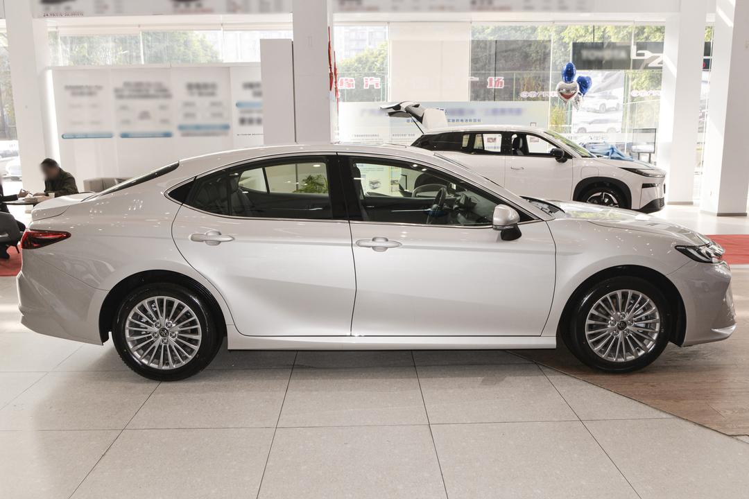 Toyota Camry 2026, фото 8