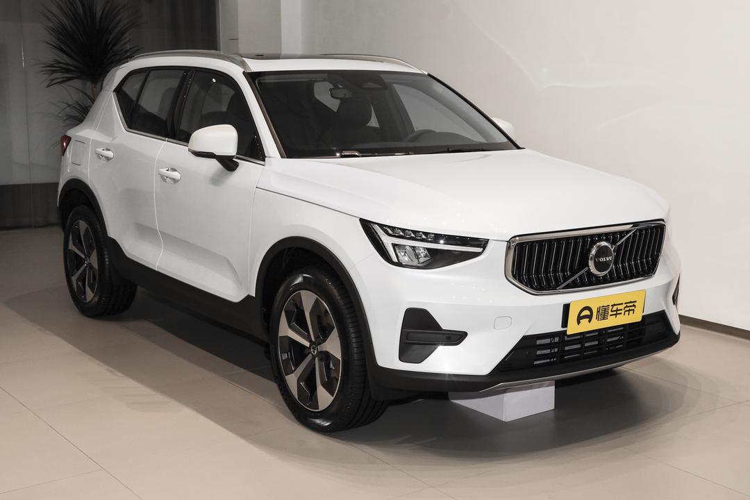Volvo XC40 2026, фото 3
