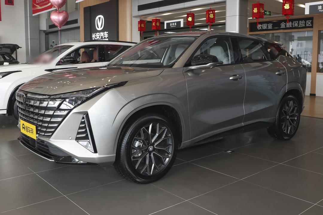 Changan UNI-Z PHEV 2026, фото 4