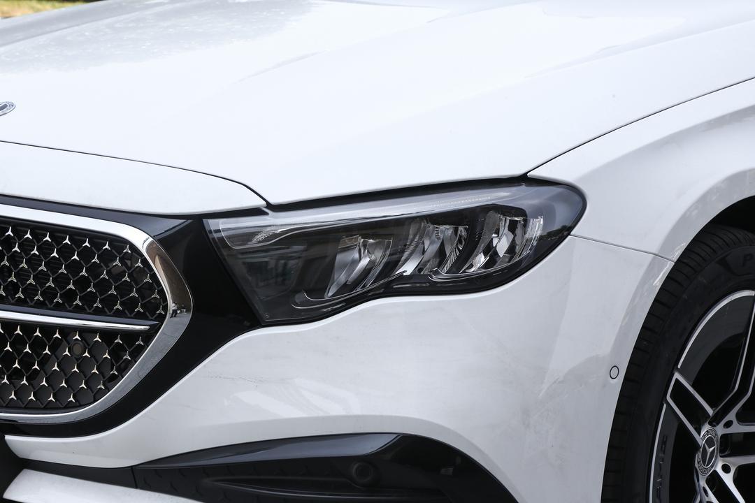Mercedes-Benz E-Class 2026, фото 12