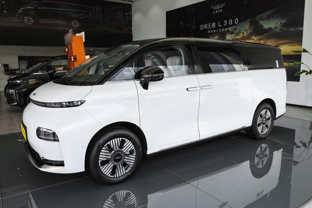 Geely Yizhen L380 2026, фото 4