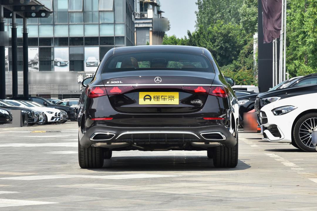Mercedes-Benz E-Class 2026, фото 6