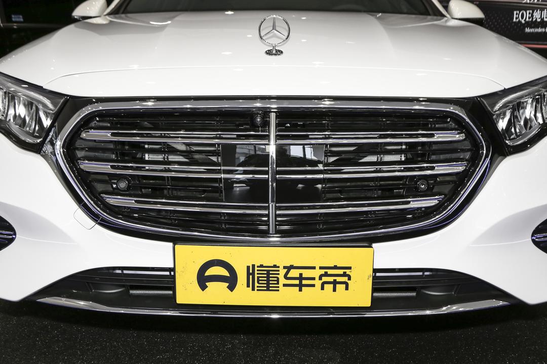 Mercedes-Benz E-Class 2026, фото 10