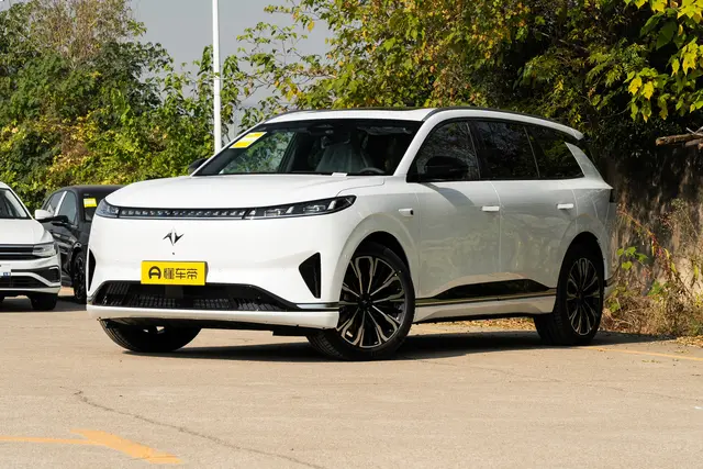 Dongfeng Yipai 008 2026 — купить из Китая под заказ