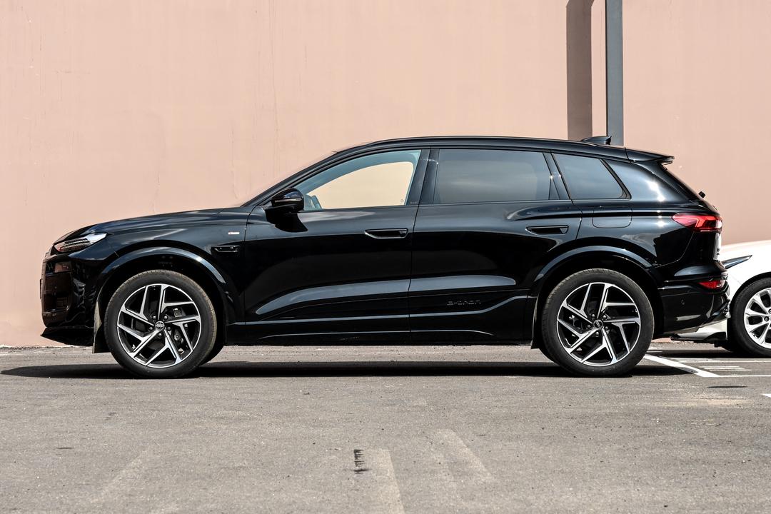 Audi Q6L e-tron 2026, фото 4