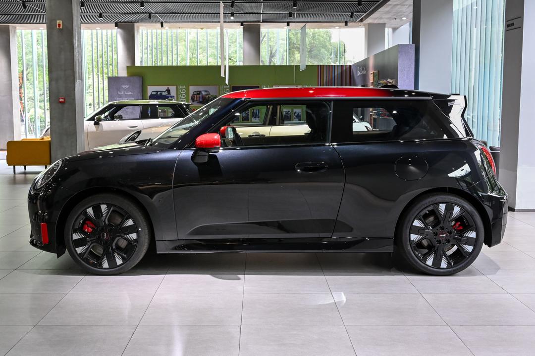 MINI JCW EV 2026, фото 4