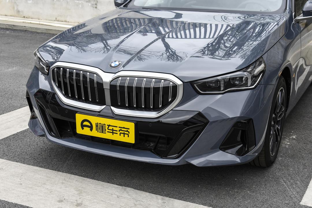 BMW 5 Series 2026, фото 9
