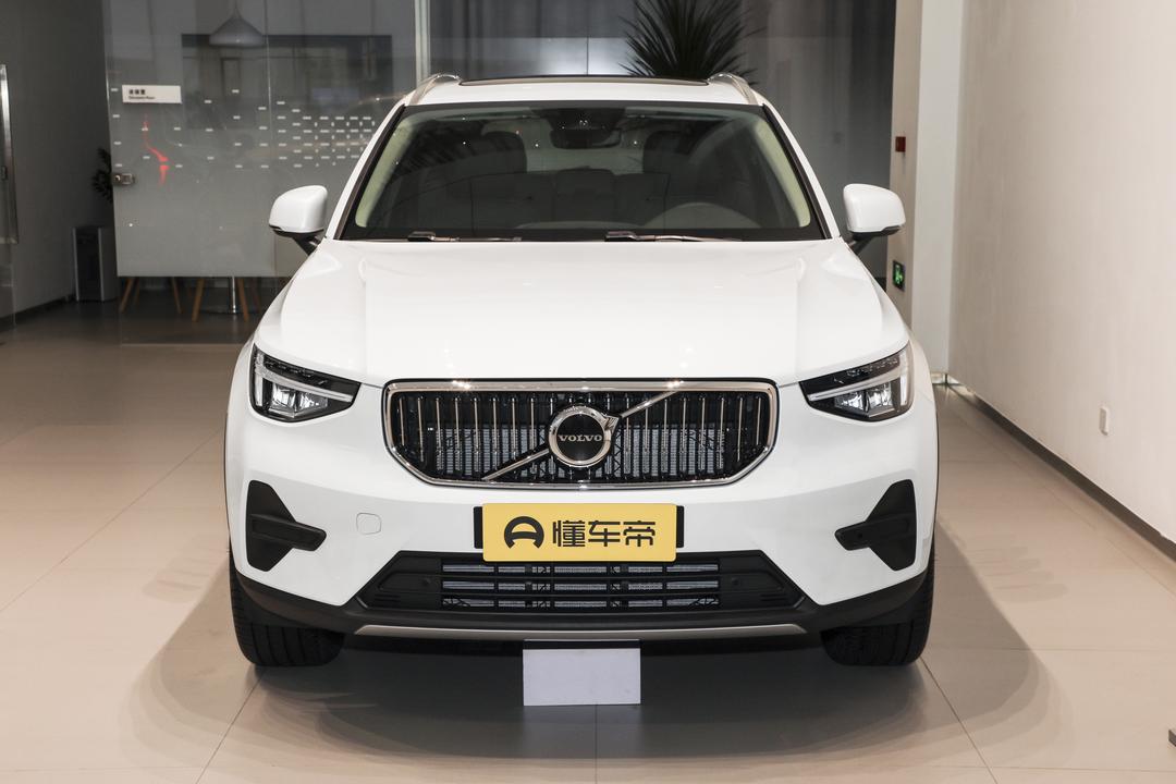 Volvo XC40 2026, фото 2