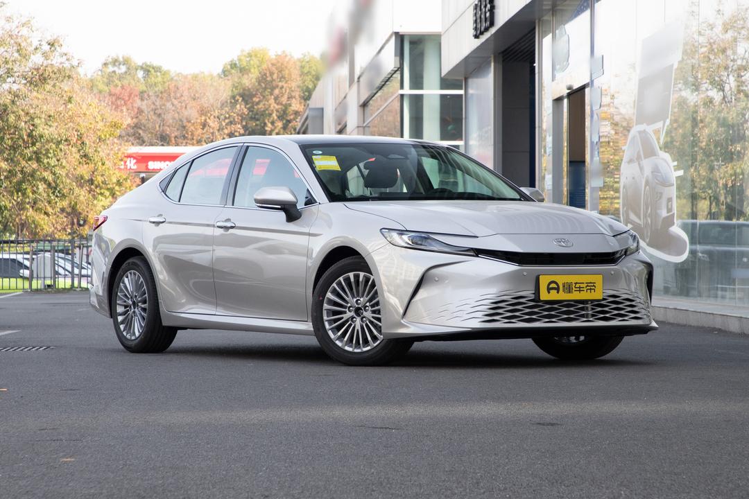 Toyota Camry 2026, фото 3