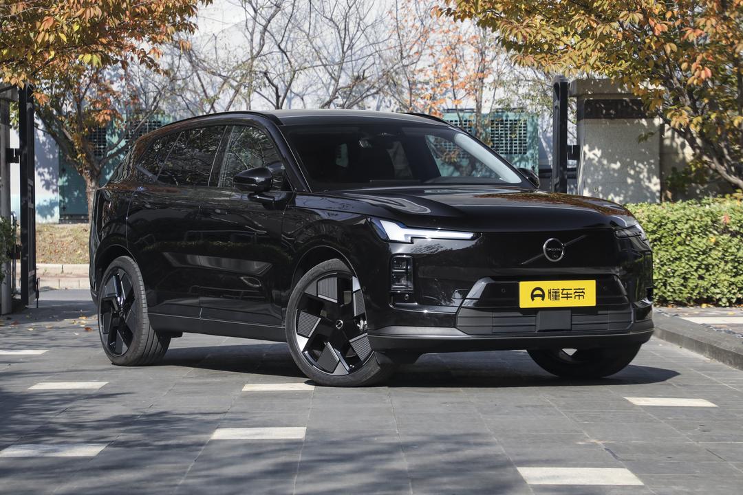 Volvo XC70 2026, фото 3