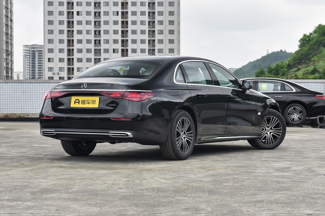 Mercedes-Benz E-Class 2026, фото 7