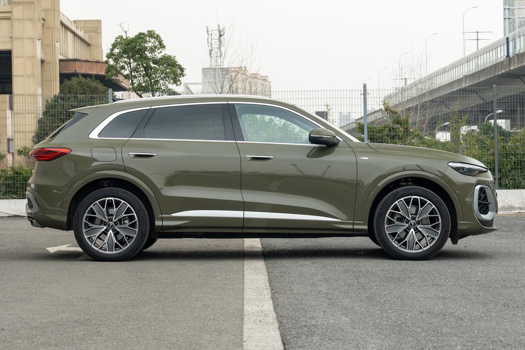 Audi Q5L 2026, фото 8