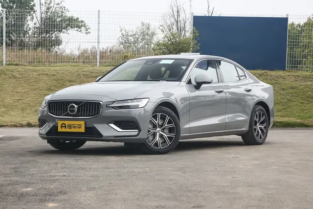 Volvo S60 2026 — купить из Китая под заказ