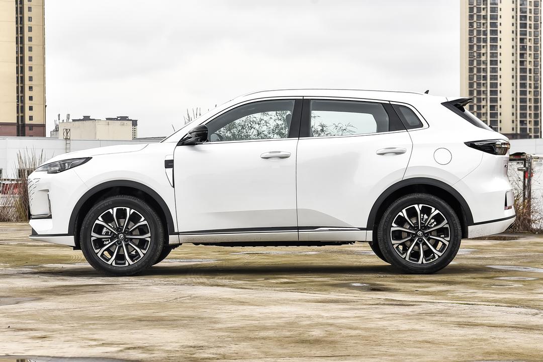 Changan CS55 PLUS PHEV 2026, фото 4