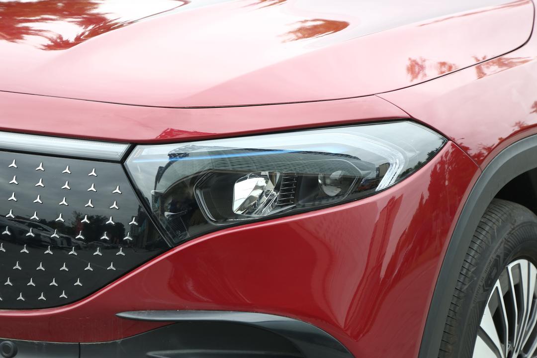 Mercedes-Benz EQB 2026, фото 13