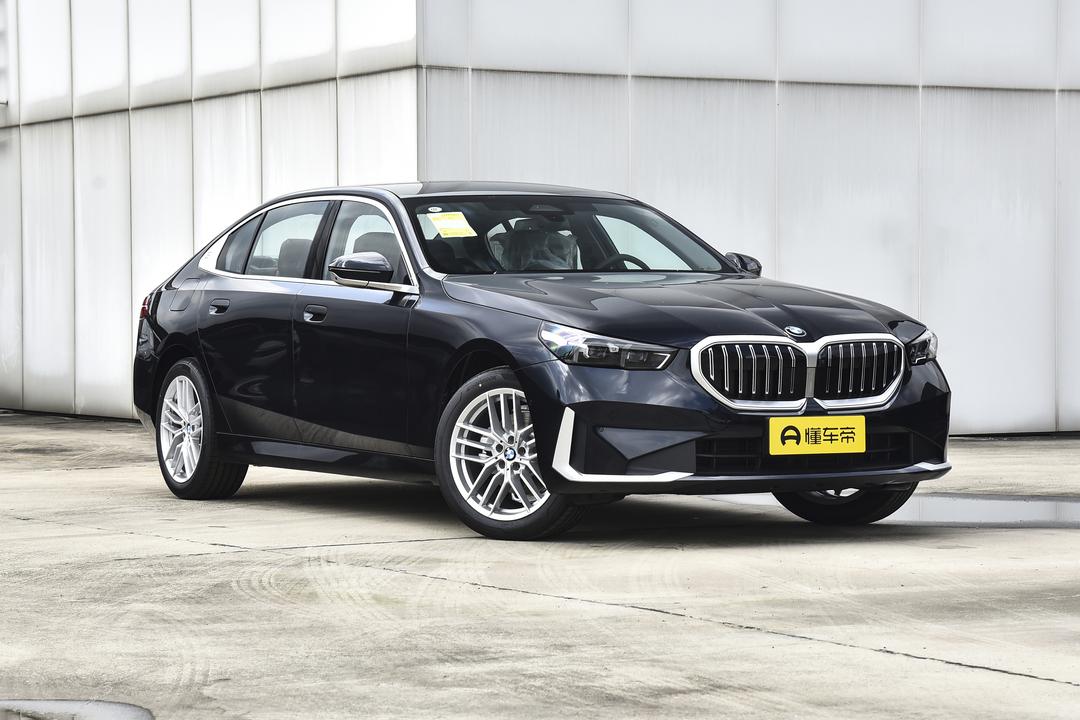 BMW 5 Series 2026, фото 3